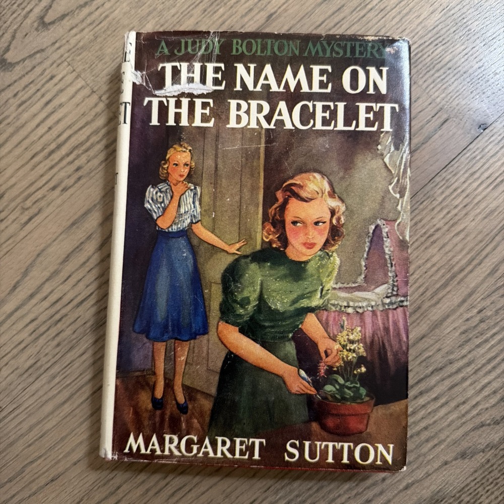 Vtg  1940 NAME ON THE BRACELET‎ Judy Bolton Mystery Margaret Sutton HC/DJ Book